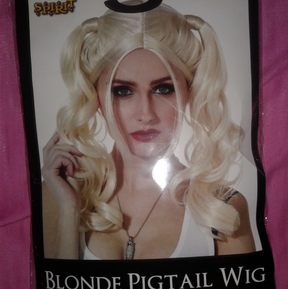 Blonde pig tails Halloween wig - Picture 2 of 3